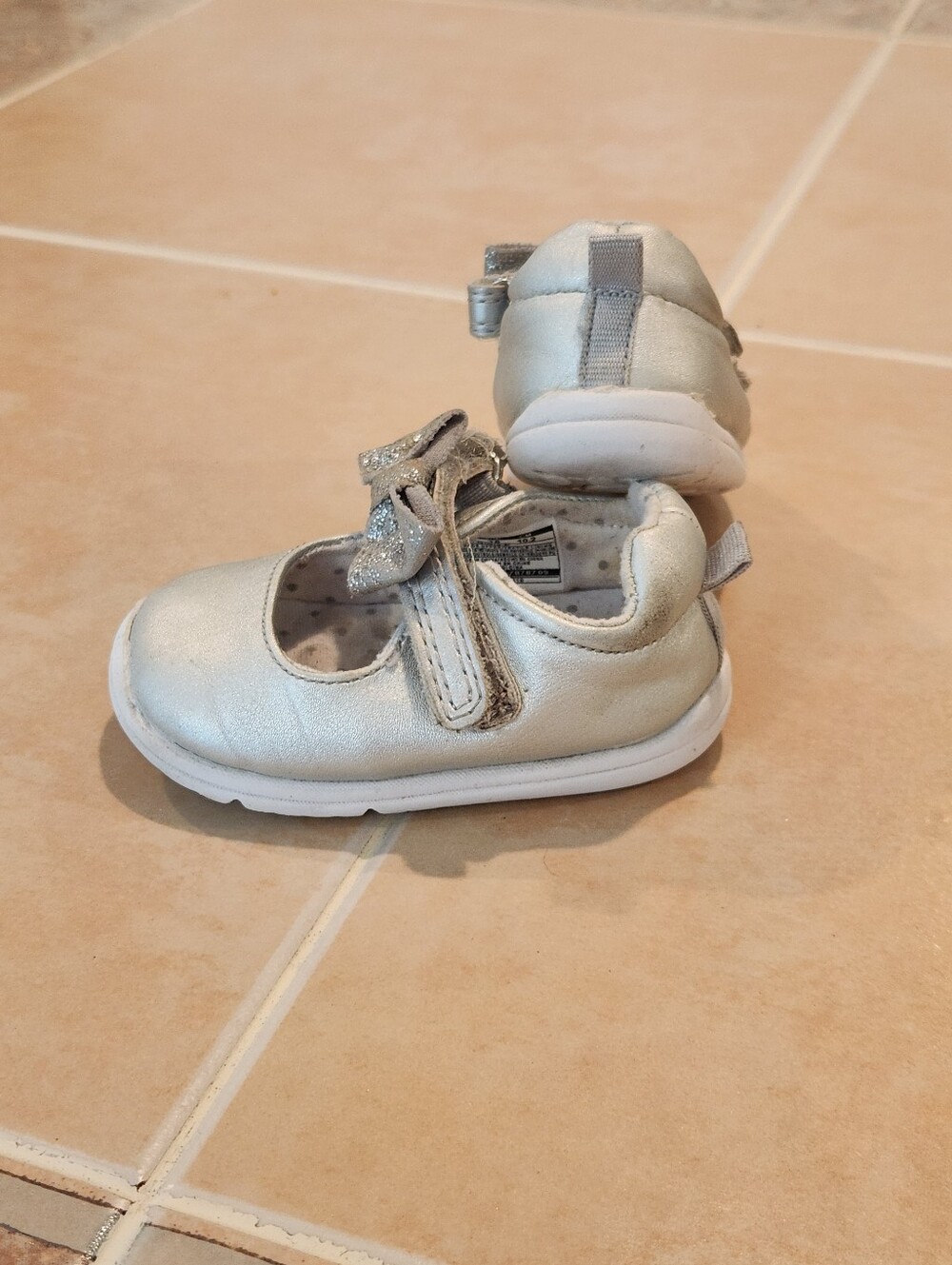 2.5 Girls Silver Shoes